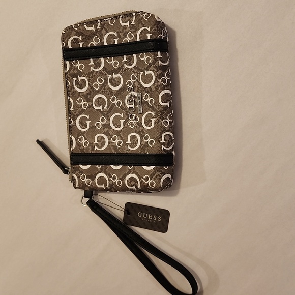 Guess Logo Wrisltet in Gray, White, and Black. NWT. - Picture 2 of 14